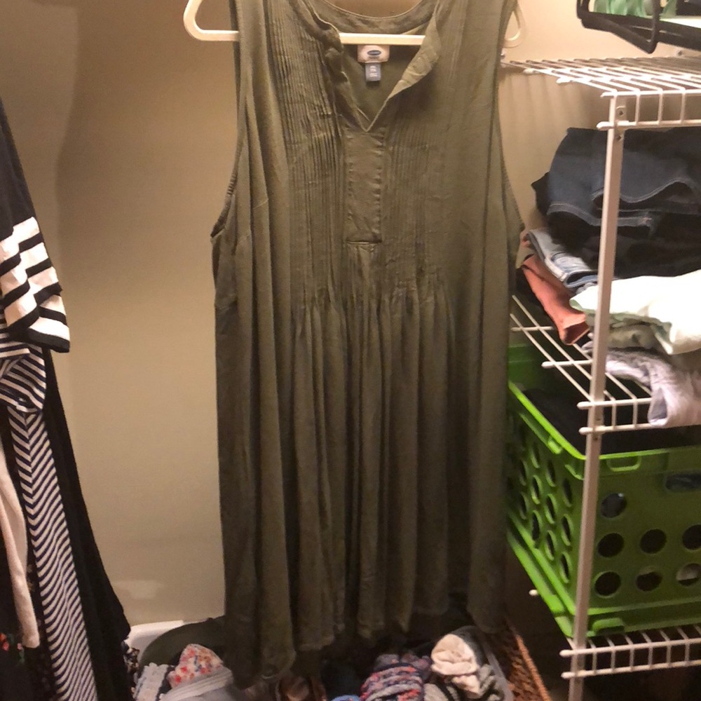 ON comfy dress! Olive green, cute AF pleated neck